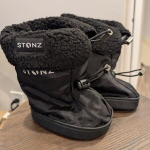 Stonz Cozy Black Kids Boots